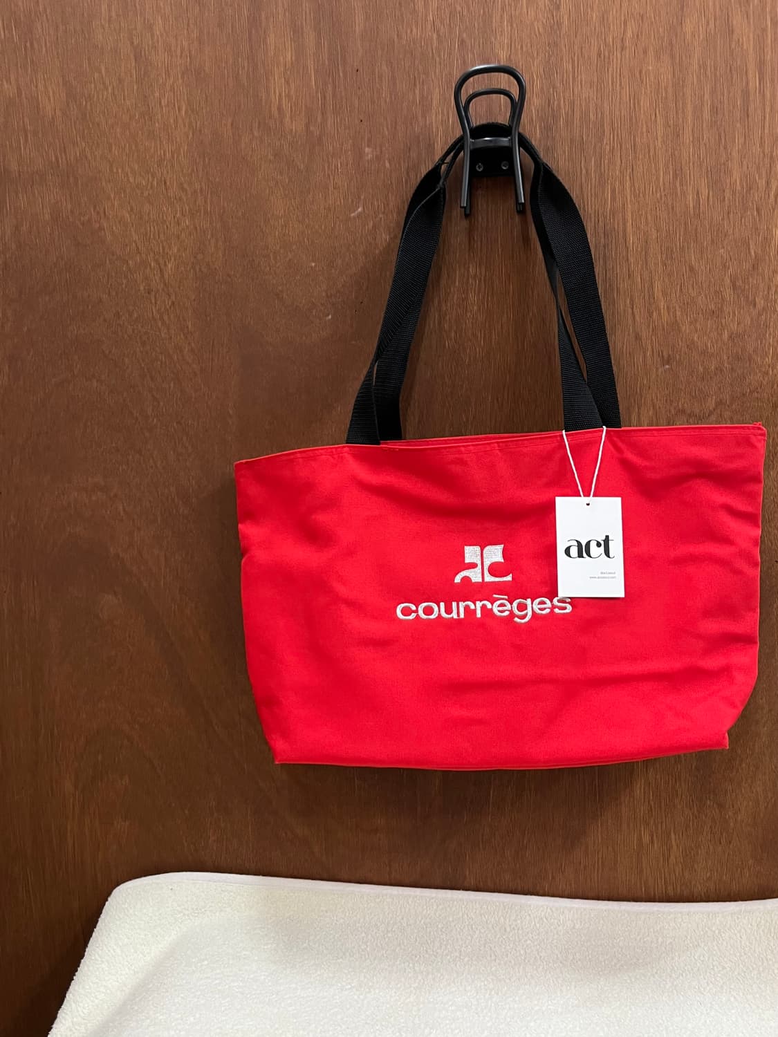 꾸레쥬 로고 쇼퍼백 레드 상품이미지1