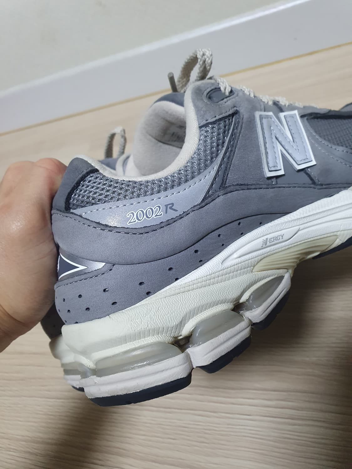 뉴발란스 2002R 그레이 운동화 275 상품이미지6