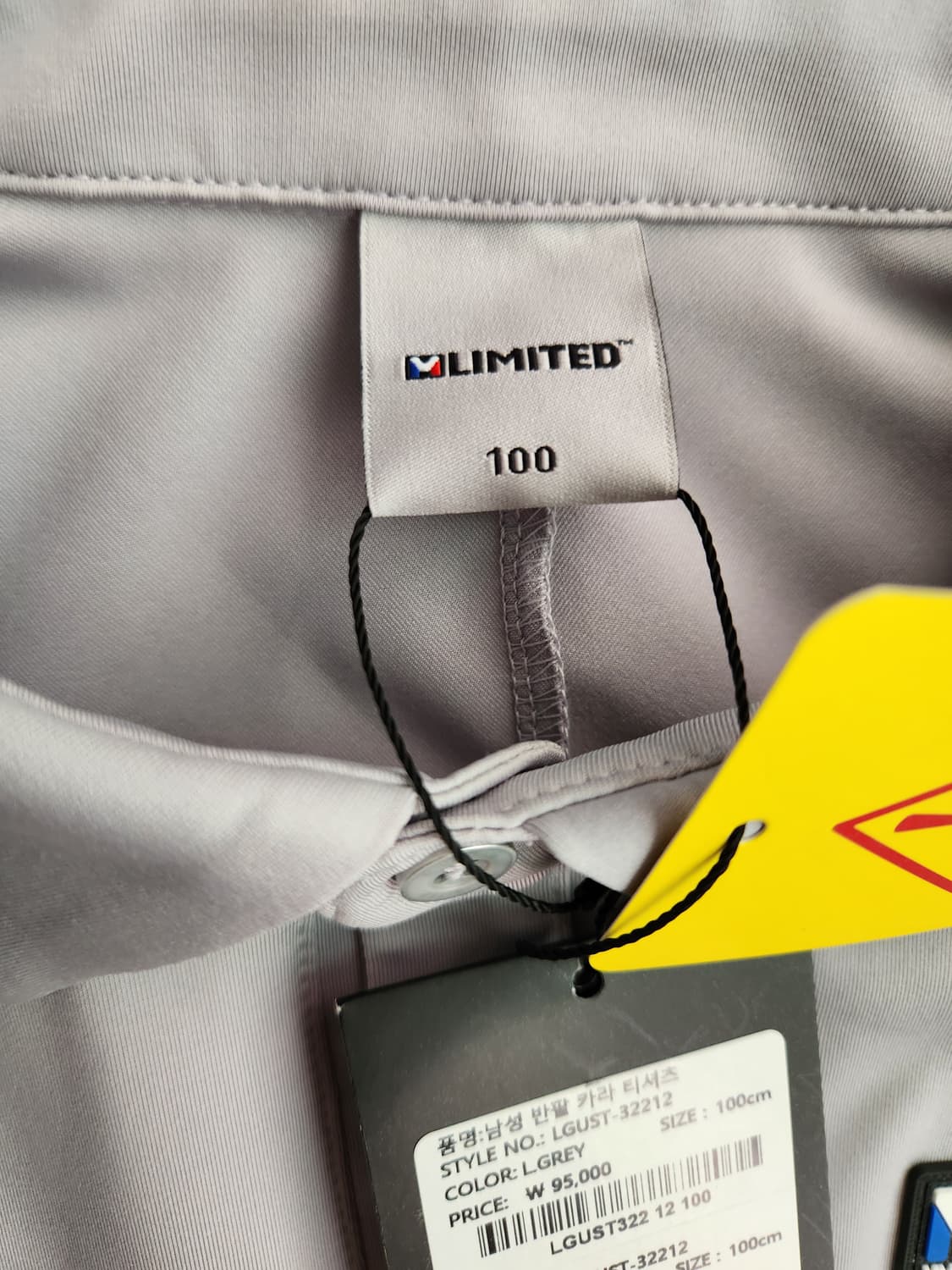 새상품)밀레 남성 반팔 폴로티 카라티 그레이 사이즈L

오염 하자없이 깨 상품이미지5