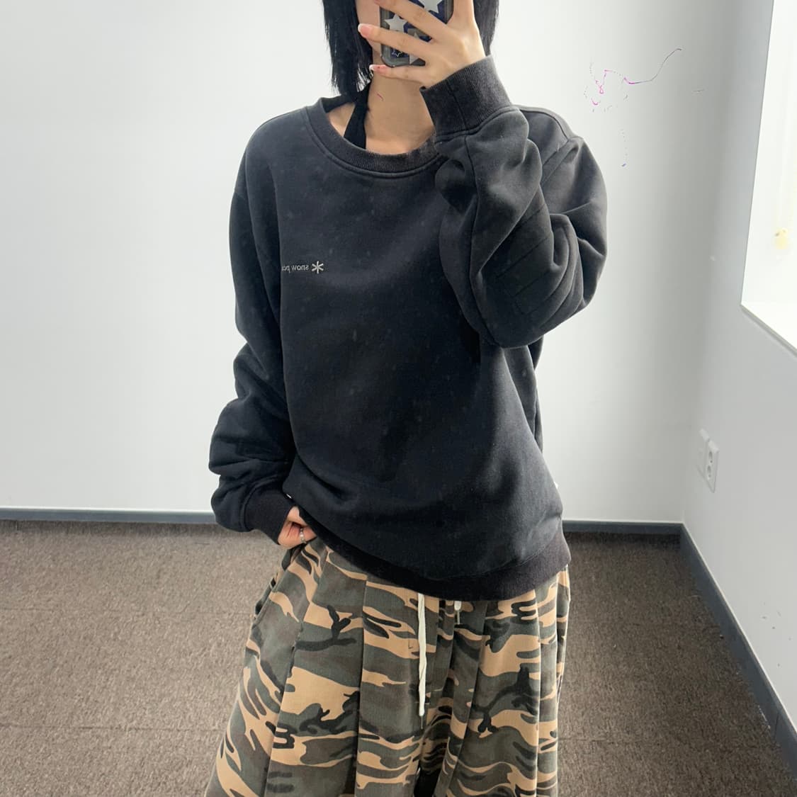 Snow peak 스노우피크 스몰로고 차콜 맨투맨  상품이미지1