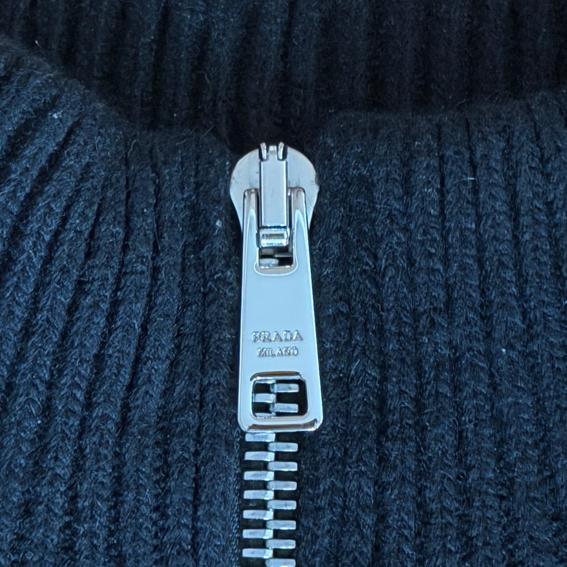 프라다 집업 가디건 (48) 상품이미지2