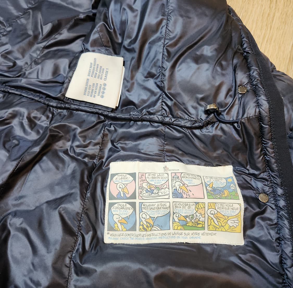 [정품]몽클레어 헤르민 패딩 네이비/블랙 1 (여성용) 새상품급 한정판 상품이미지6