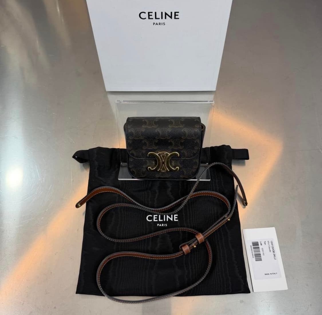 [리오브] 셀린느 트리오페 미니 클로드 레더 크로스백 상품이미지1