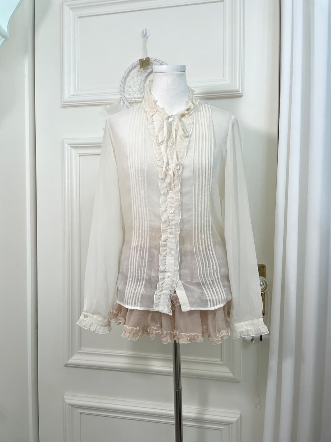 ivory ruffle bow princess blouse 상품이미지1