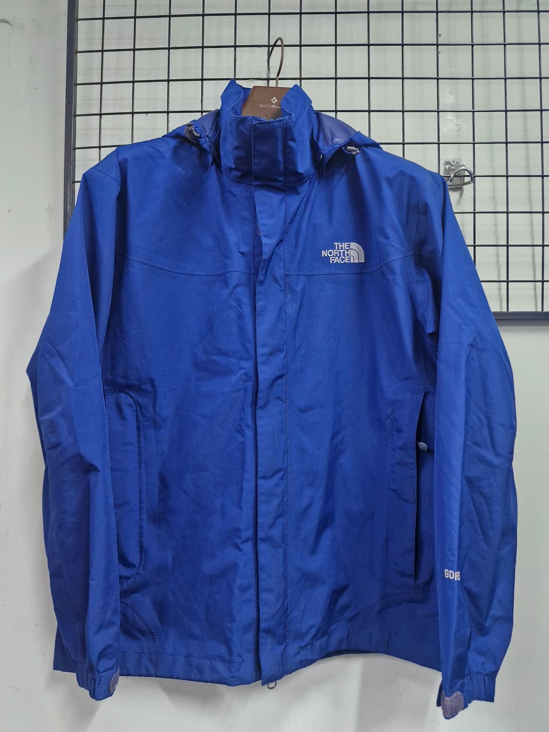 100L 노스페이스 남성 고어텍스 바람막이 자켓. 상품이미지1