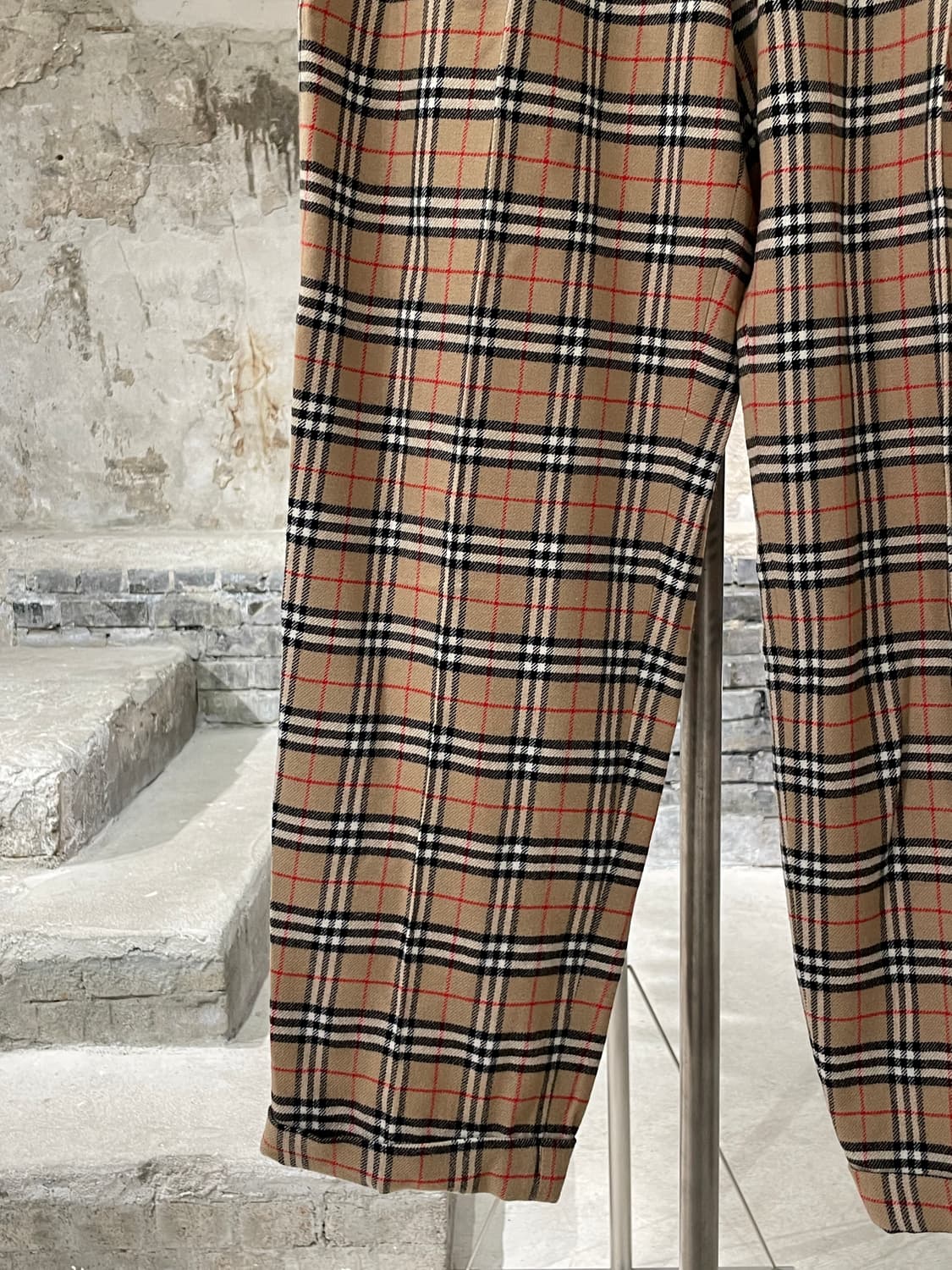 버버리 골프 베이지 폴드 햄 노바체크 울 트라우저 상품이미지4