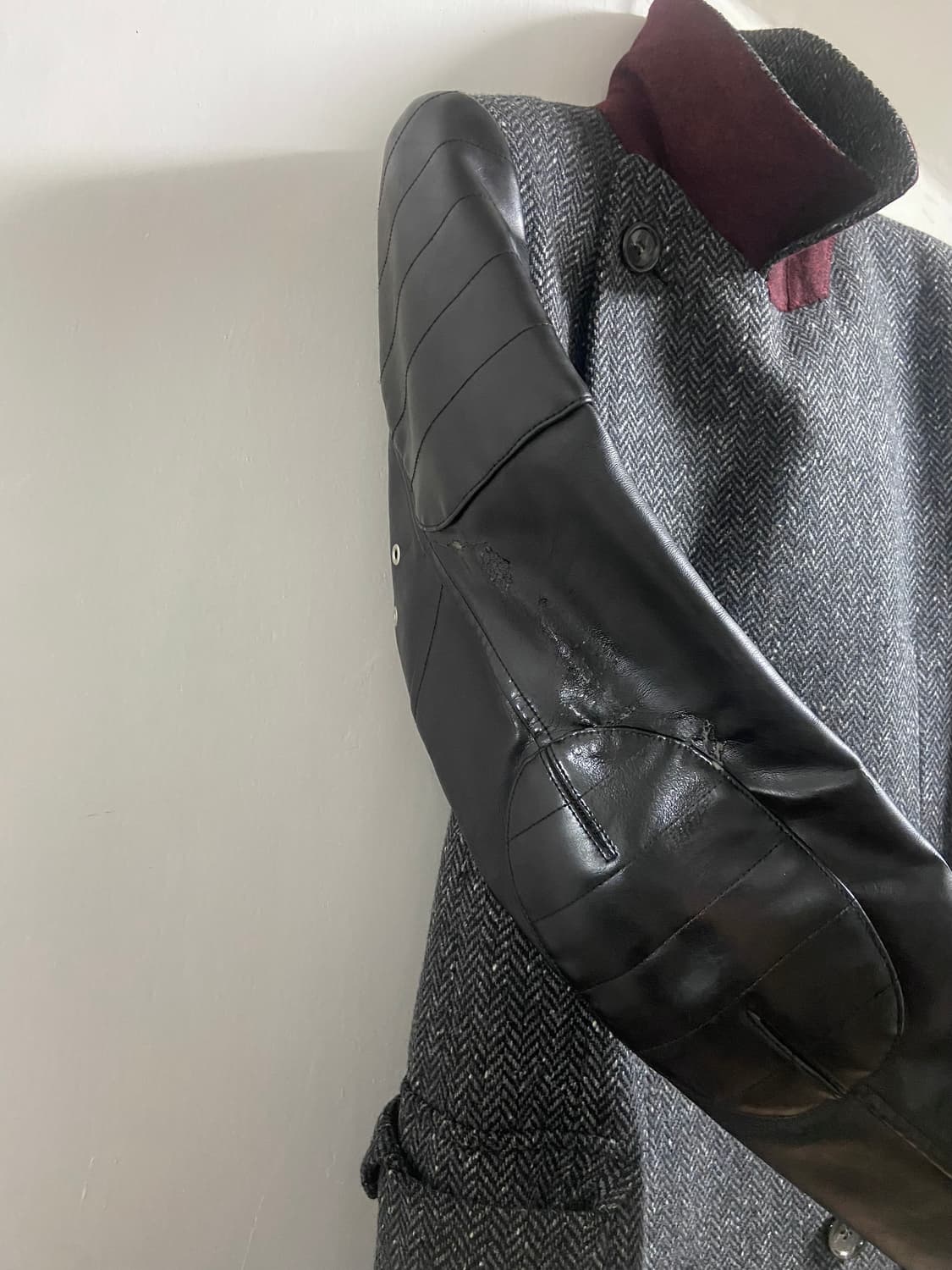 준야 와타나베 맨 17FW 런웨이 암레더 패치 더블 코트 상품이미지10