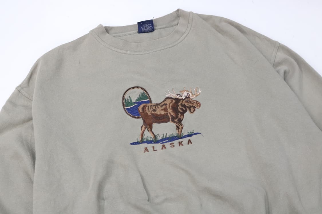 Camp David 캠프 데이비드  알래스카 무스 자수 기모 맨투맨  상품이미지3