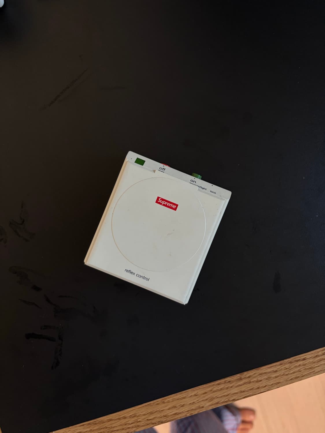 supreme braun 시계 상품이미지1