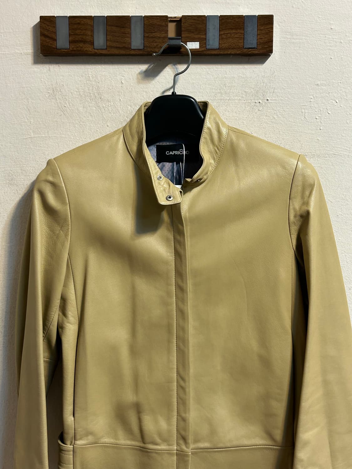 유즈드 라이트 베이지 미니멀 레더 자켓 상품이미지2