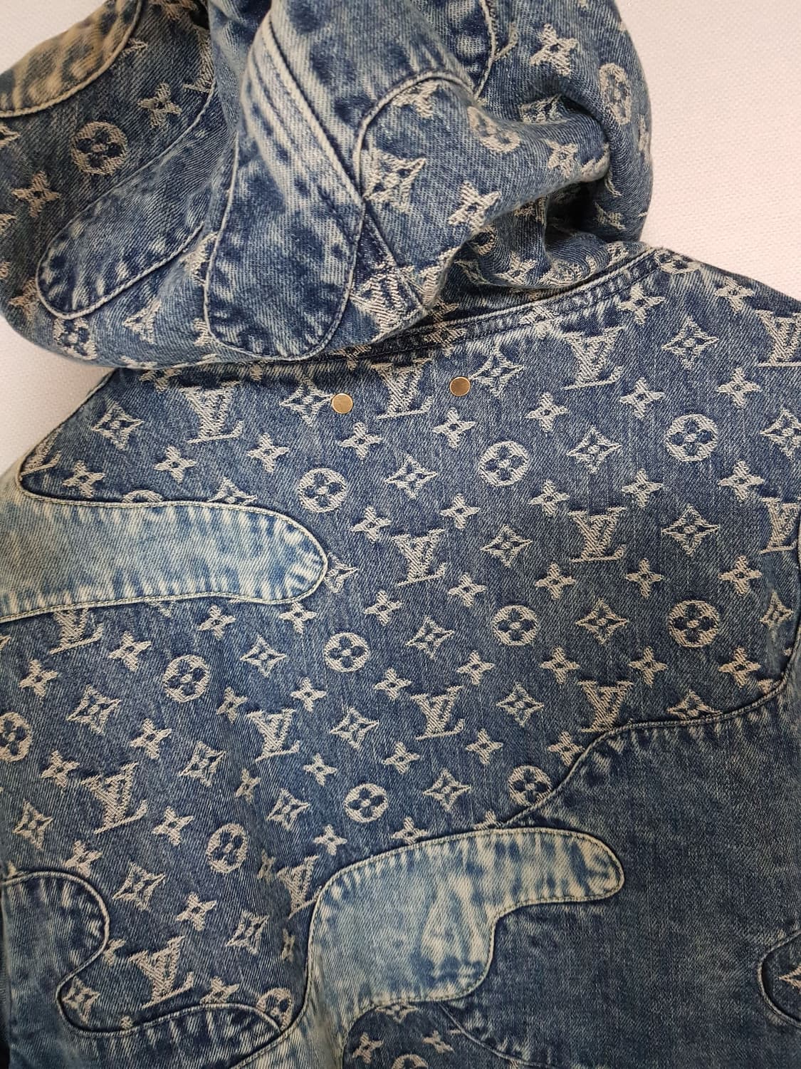 루이비통 니고 모노그램 데님 후드 자켓 상품이미지6
