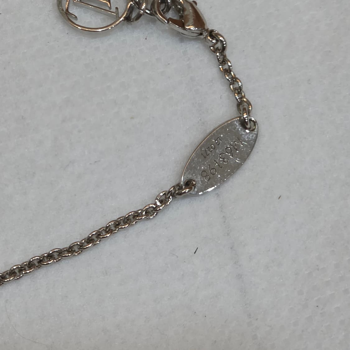 루이비통 에센셜 v 은장 팔찌 상품이미지7