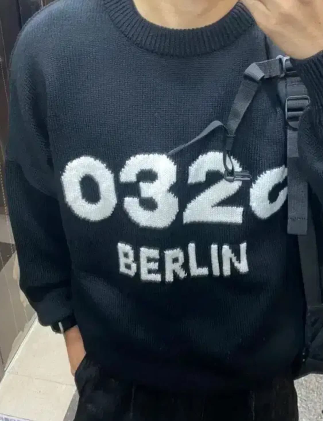 [XL] 032C 베를린 셀피 니트 스웨터 블랙 상품이미지2