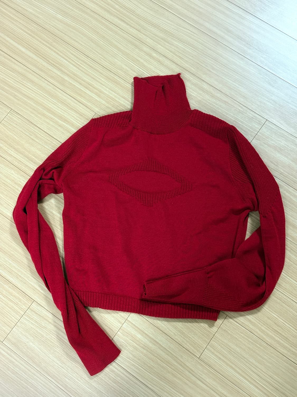 미스치프 터틀넥 레드 상품이미지1