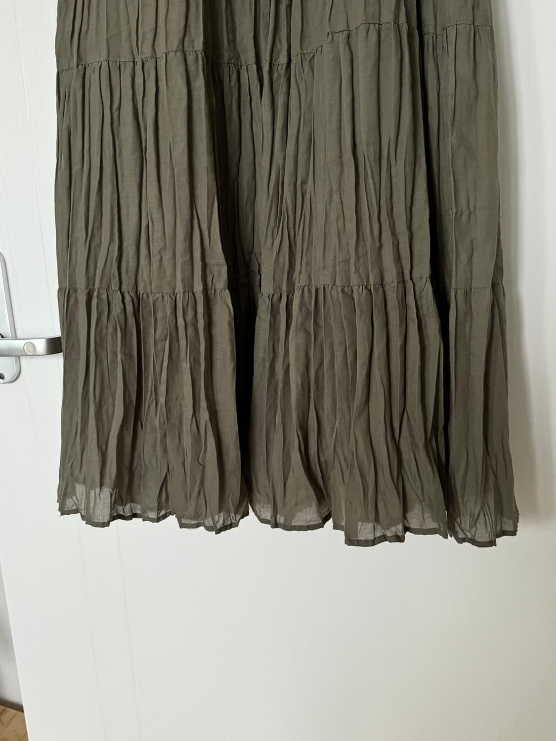 Khaki Tiered Long Skirt 상품이미지3