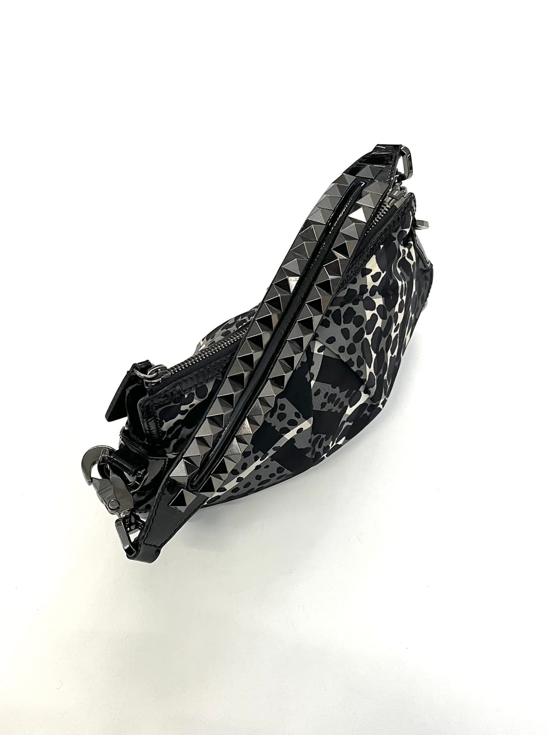 버버리 프로섬 애니멀 비트백 상품이미지8