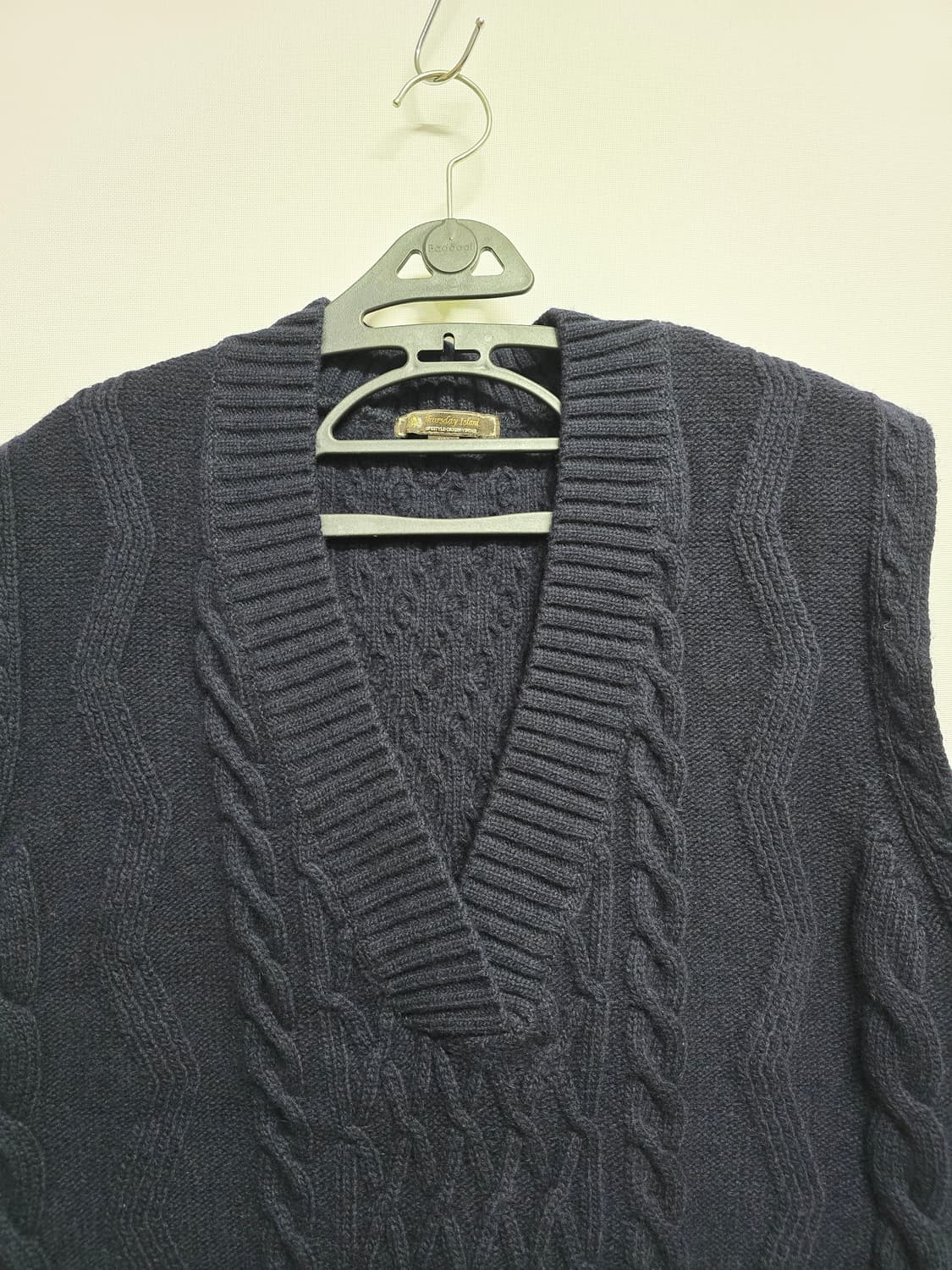 thurthday island 케이블 니트 조끼 네이비 상품이미지2