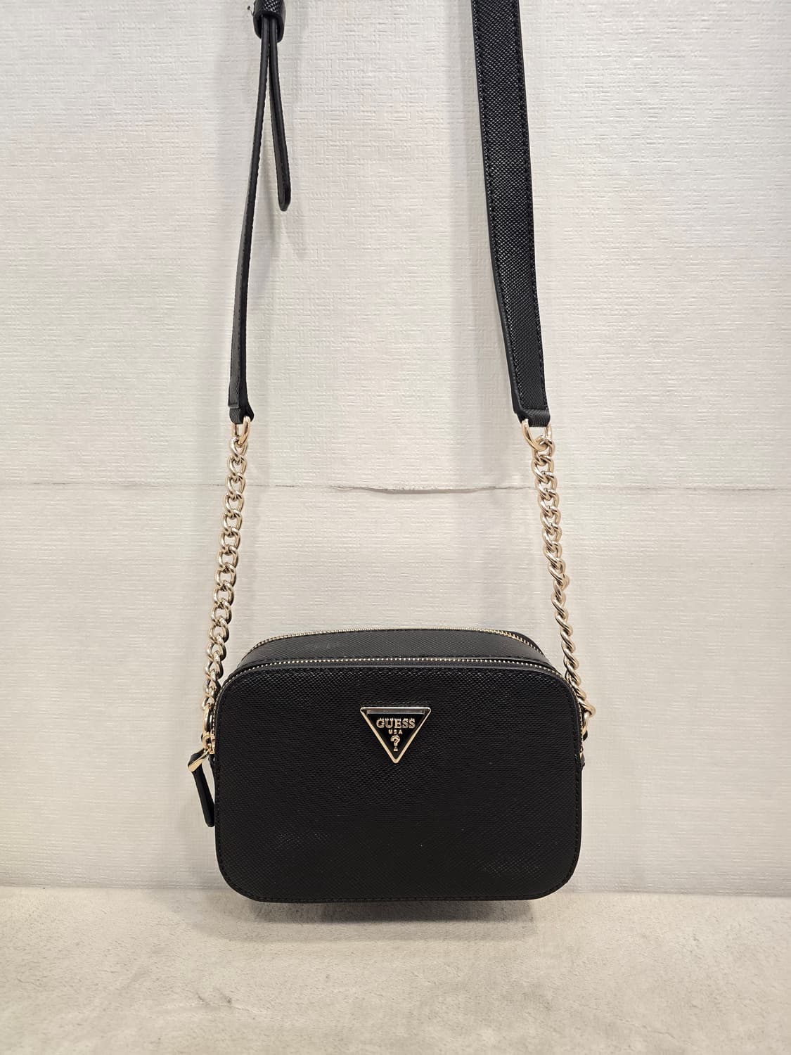 거의새거) 게스 노엘 카메라 크로스바디 크로스백 가방 상품이미지1