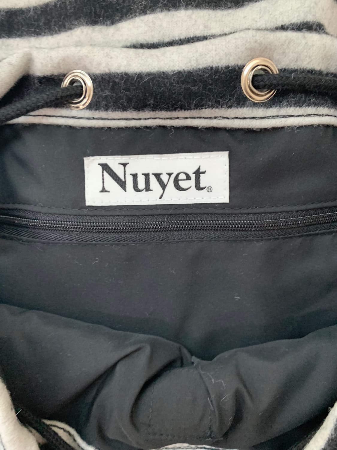 Devil Puff Backpack _ Black Stripe 상품이미지9