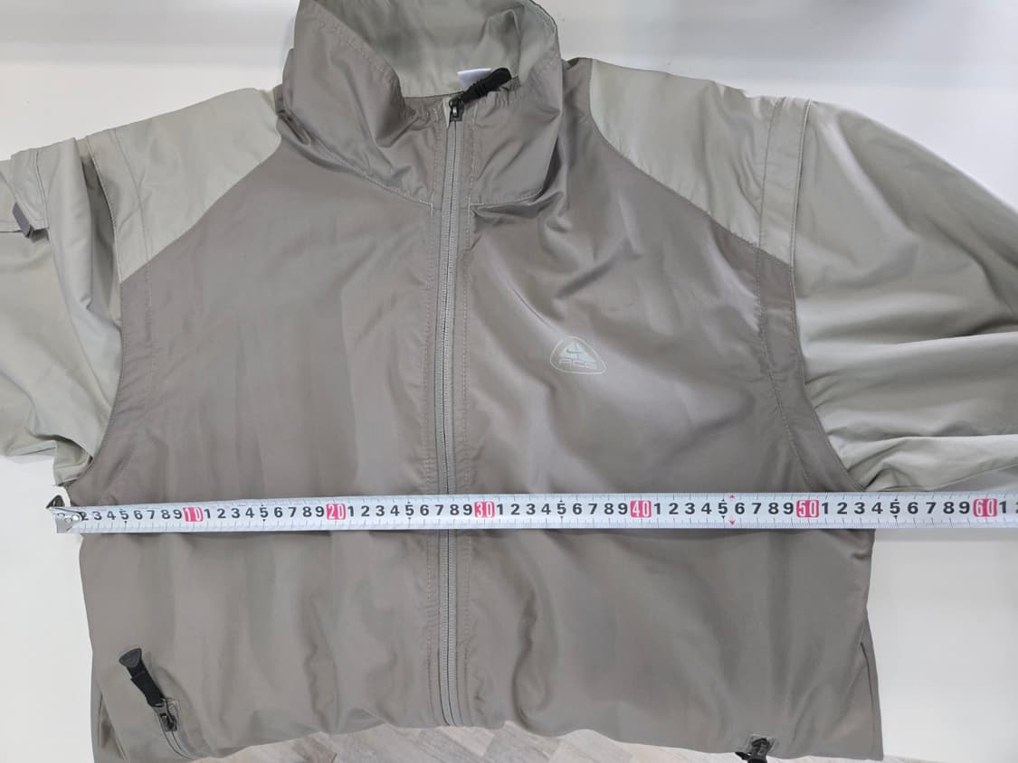 나이키 ACG 바람막이 베이지 색상 100사이즈 상품이미지6