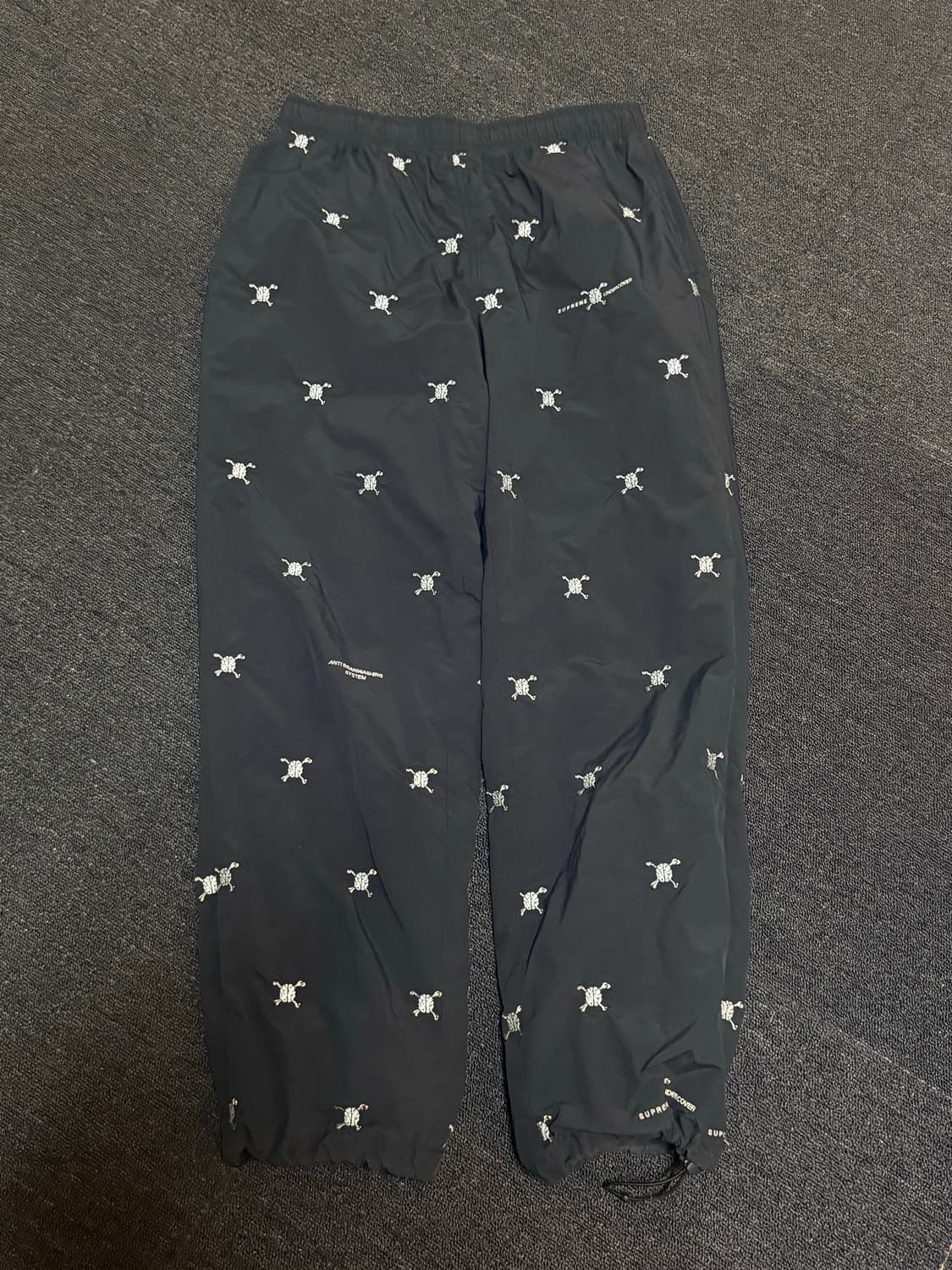 언더커버 슈프림 블랙 트랙 팬츠 상품이미지3