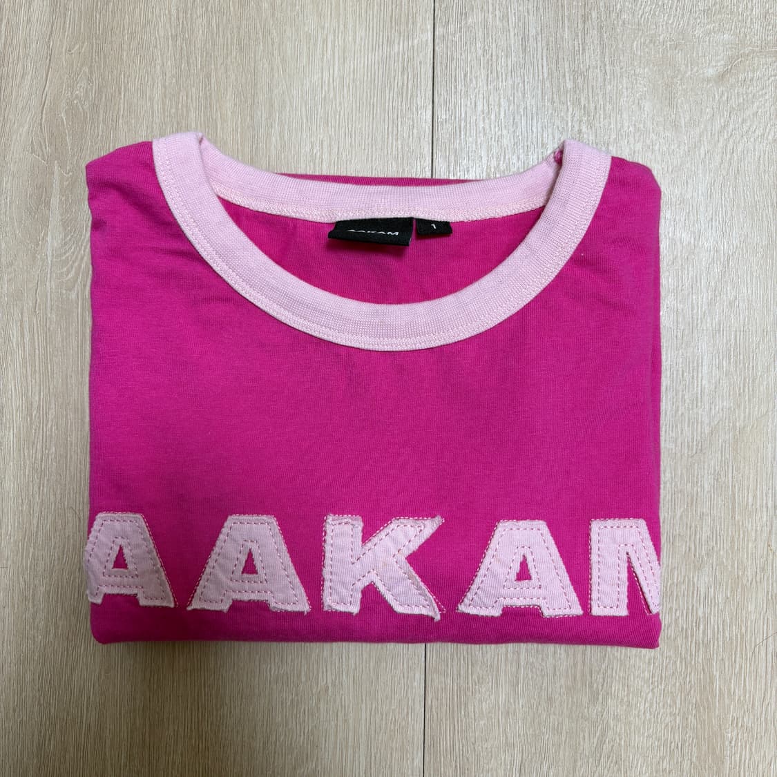 아캄 aakam Logo Patch Top (Pink) 상품이미지2
