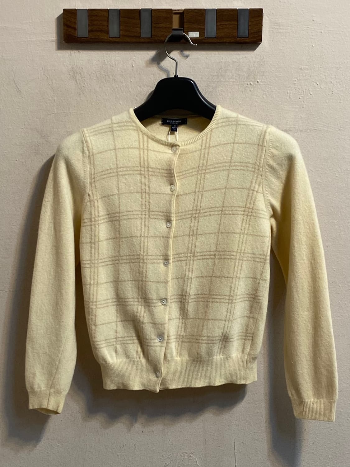 버버리 크림 체크 니트 가디건 상품이미지1