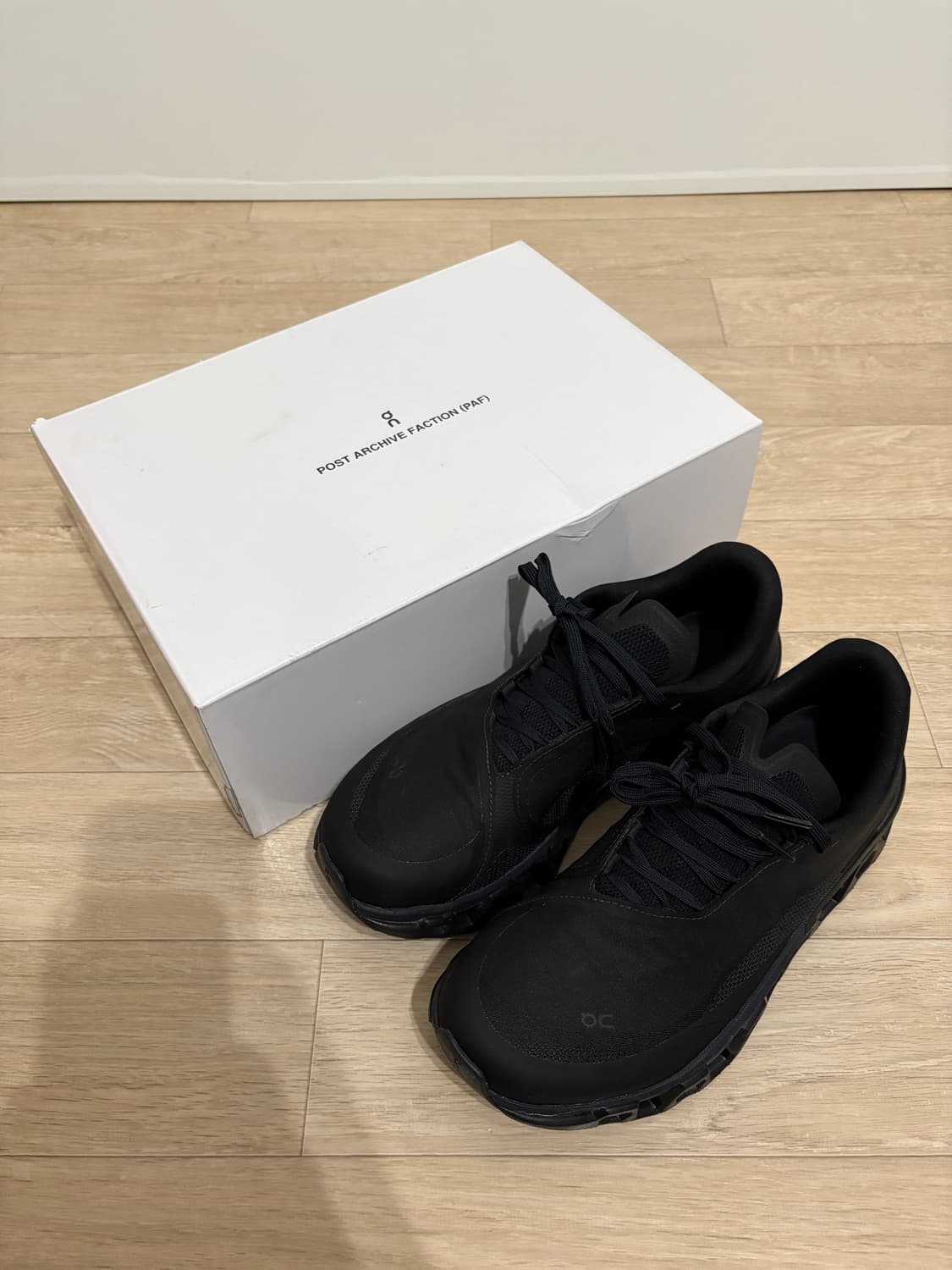 온 러닝 X 파프 / 클라우드몬스터 2 블랙 마그넷 / 270 상품이미지8