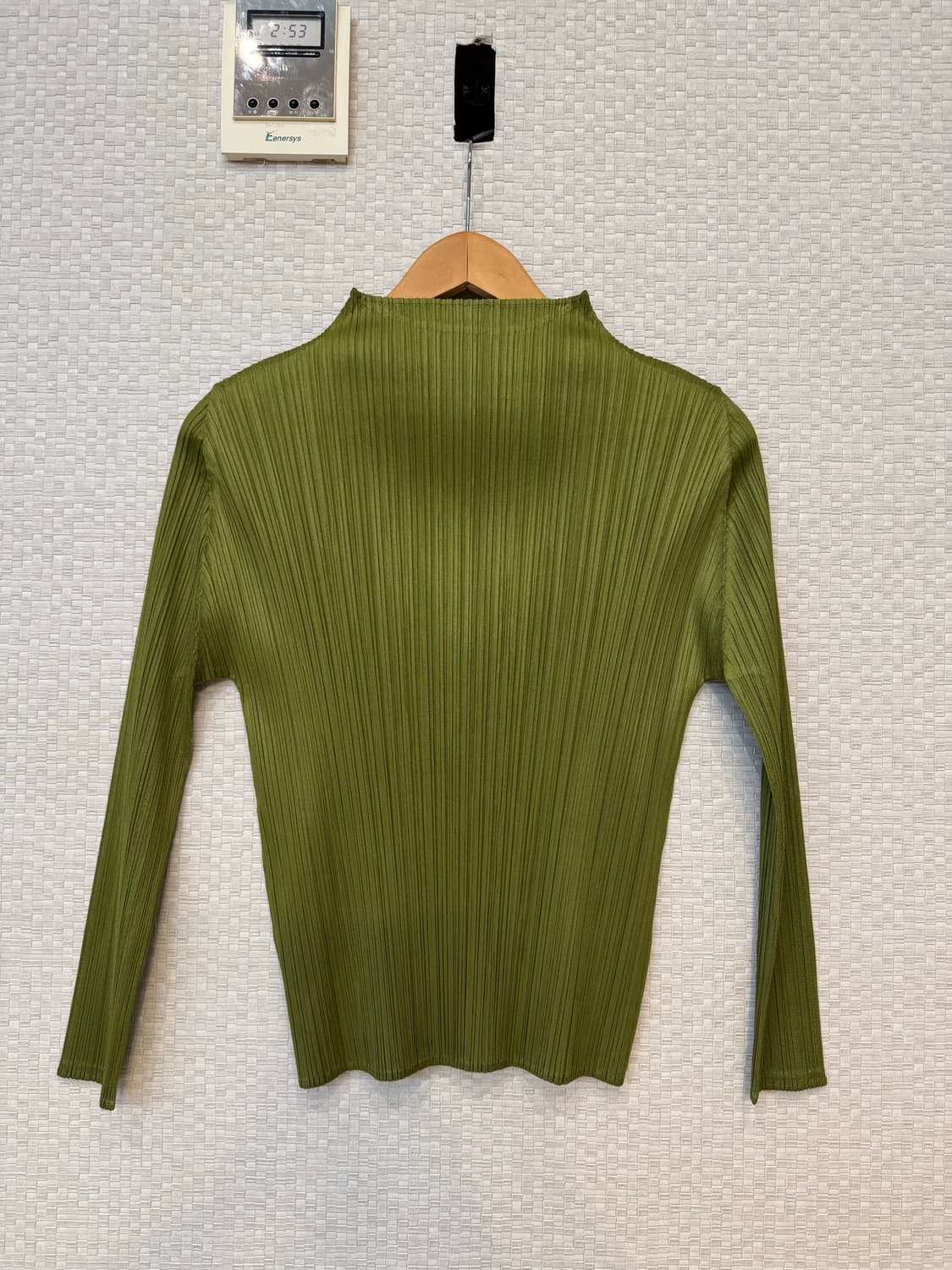 플리츠플리즈 반목 긴팔탑 카키 상품이미지2