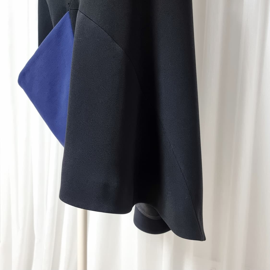JW Anderson 컬러블록 웨이비 언발란스 스커트 (UK8) 상태최상 상품이미지9