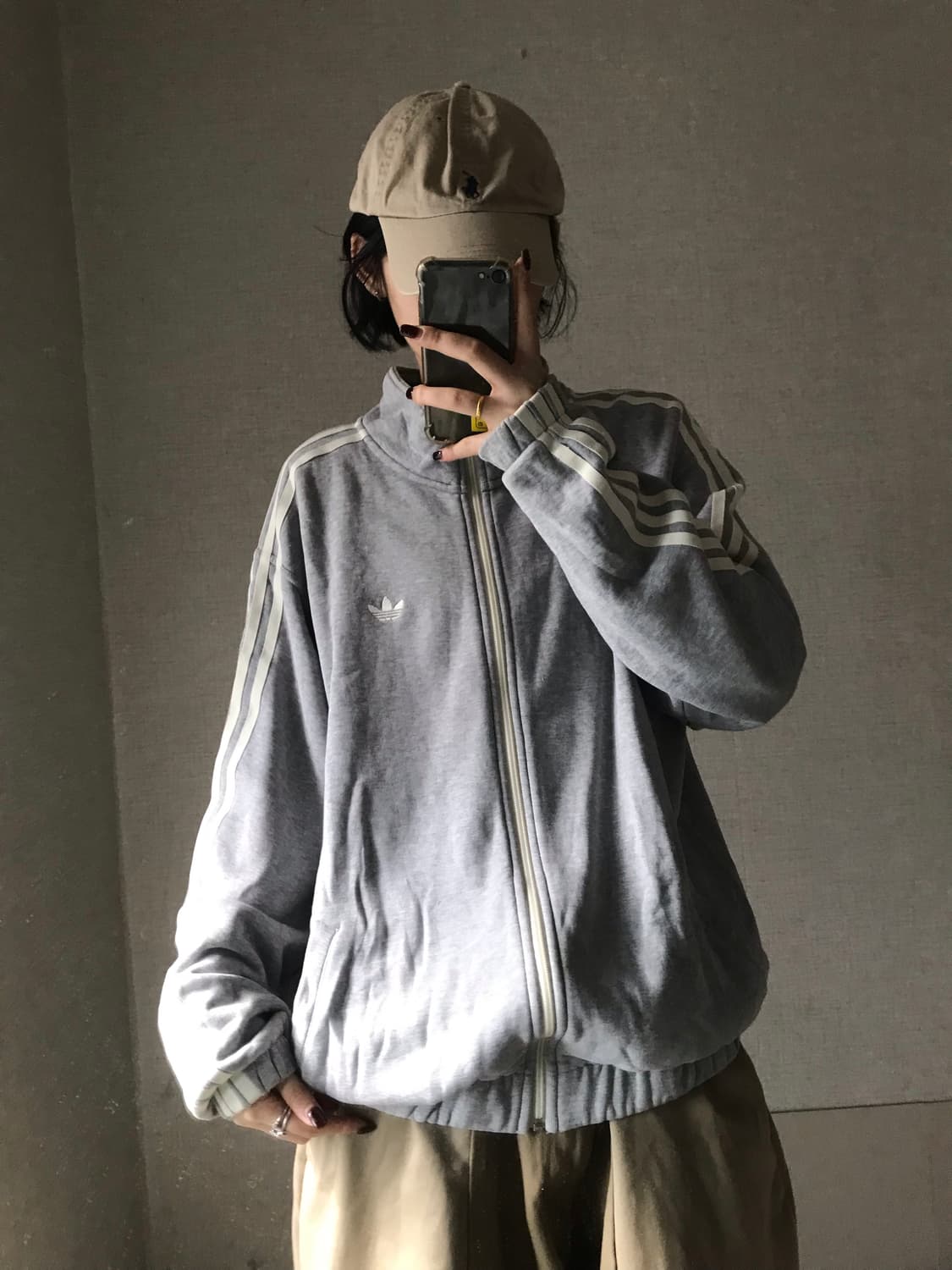 아디다스 그레이 오버핏 삼선 면집업 상품이미지1