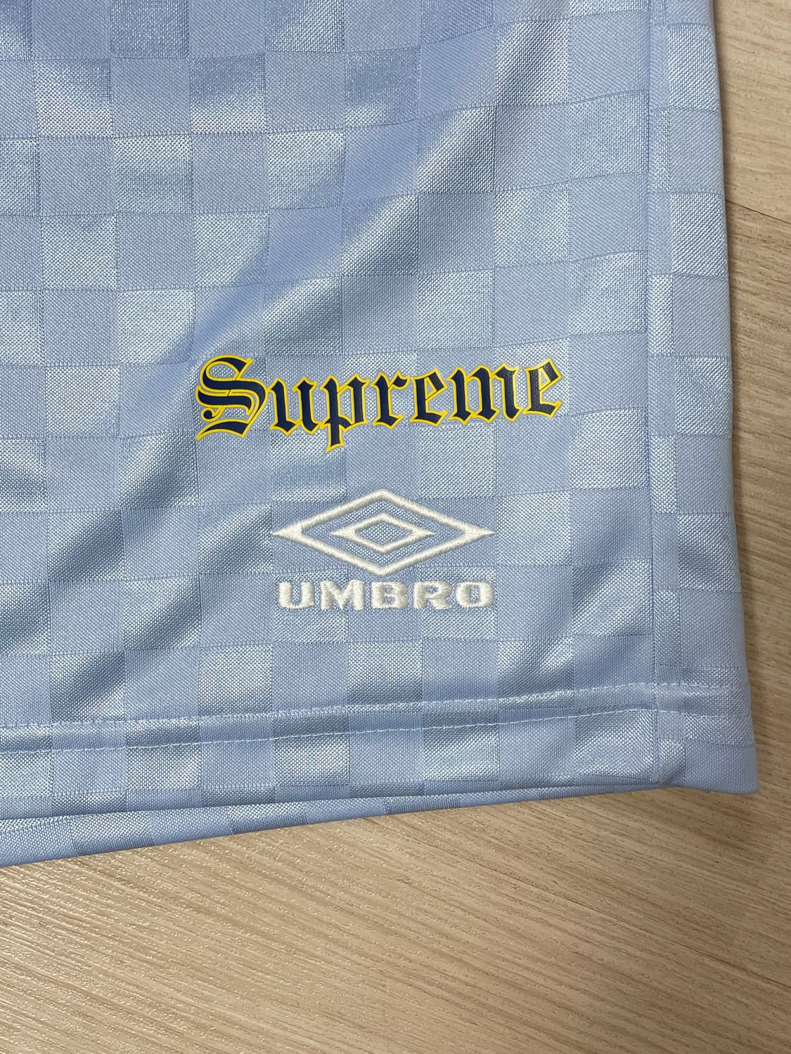 슈프림 x 엄브로 사커 쇼츠 반바지 라이트 블루 컬러 상품이미지5