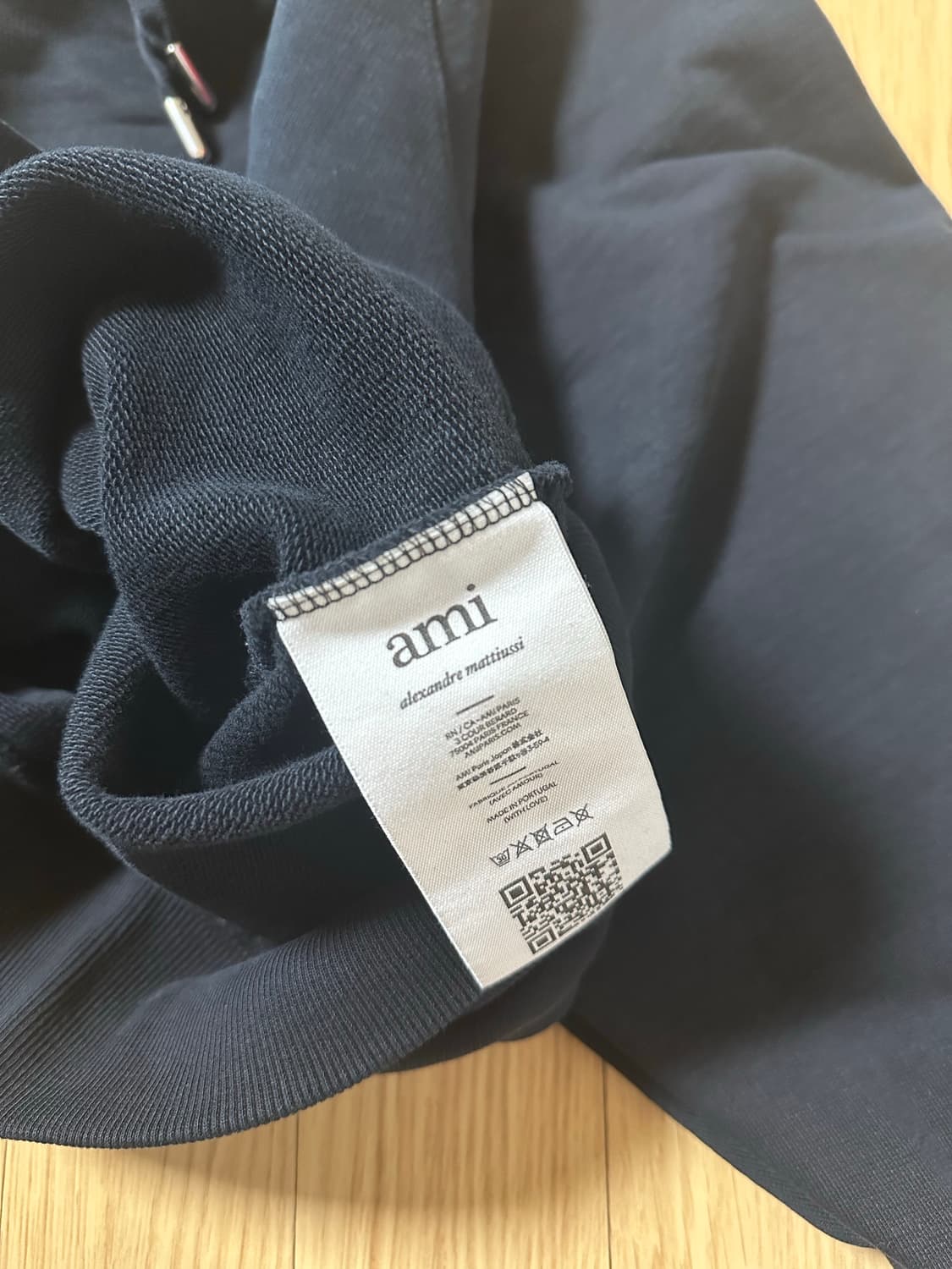 아미 스몰 하트로고 후드 블랙 상품이미지5