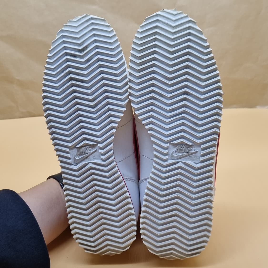 나이키 코르테즈 흰빨 여성운동화230 상품이미지3