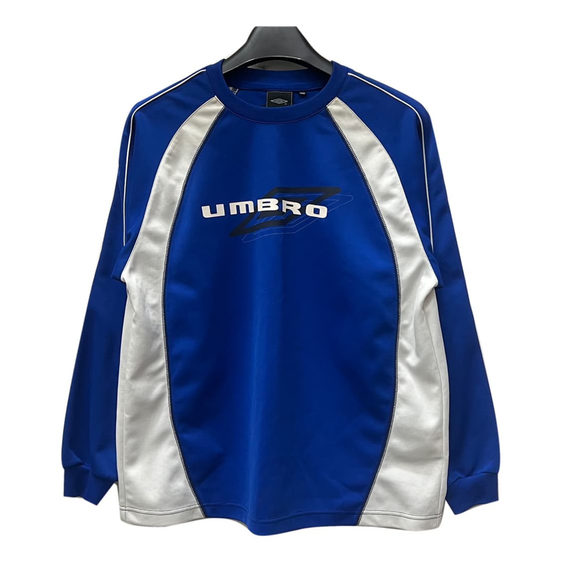 엄브로 로고 긴팔 트레이닝 맨투맨 100 상품이미지1