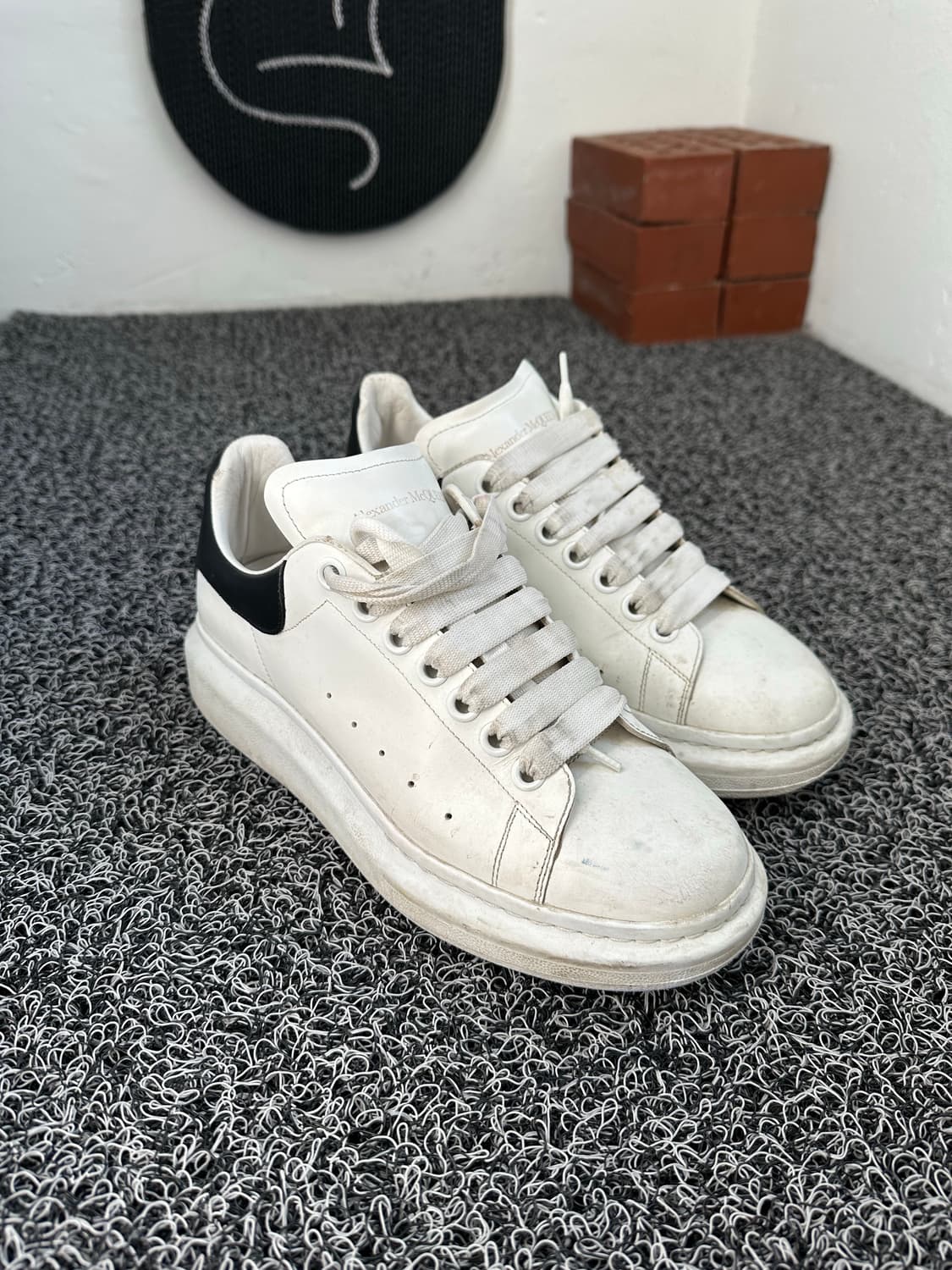 알렉산더 맥퀸 오버솔 스니커즈 39.5 (245/250) 상품이미지2