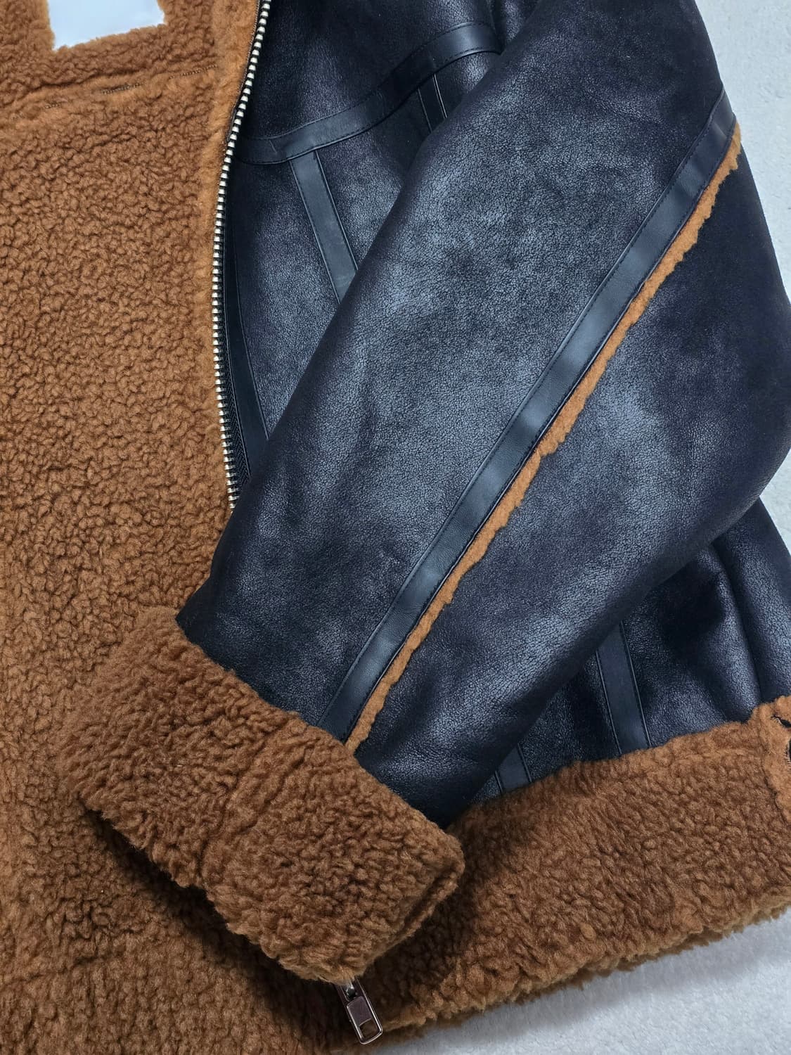 Lartigent 라티젠 블랙 무스탕 자켓 상품이미지8