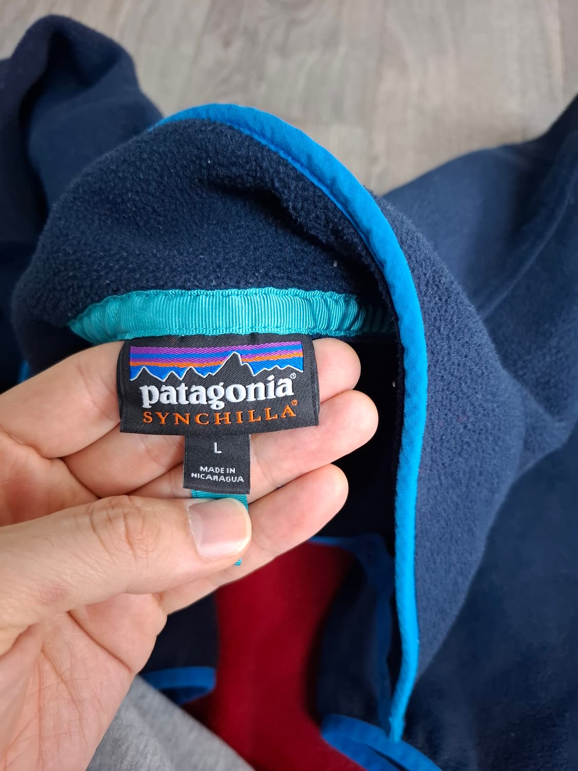 L 파타고니아 신칠라 플리스 풀오버 네이비/레드 상품이미지4
