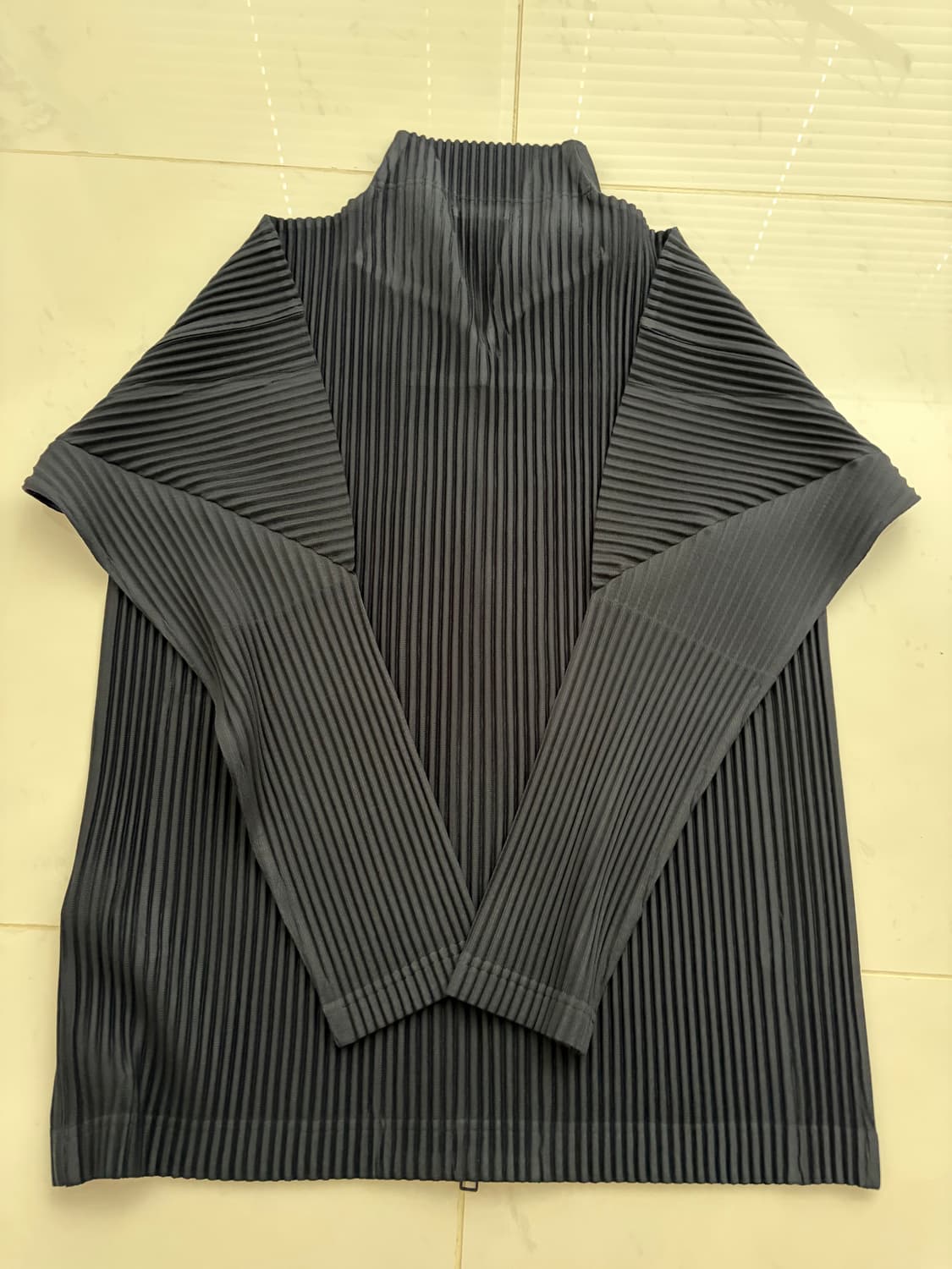 옴므플리세 집업 3사이즈 네이비 상품이미지2