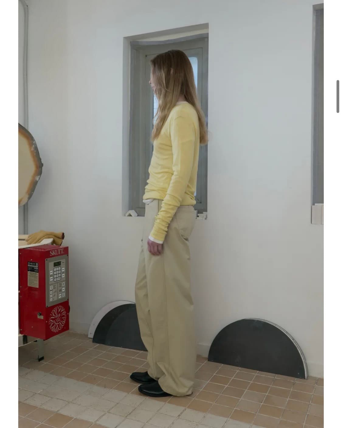 포저 커브드 코튼팬츠 베이지 상품이미지2