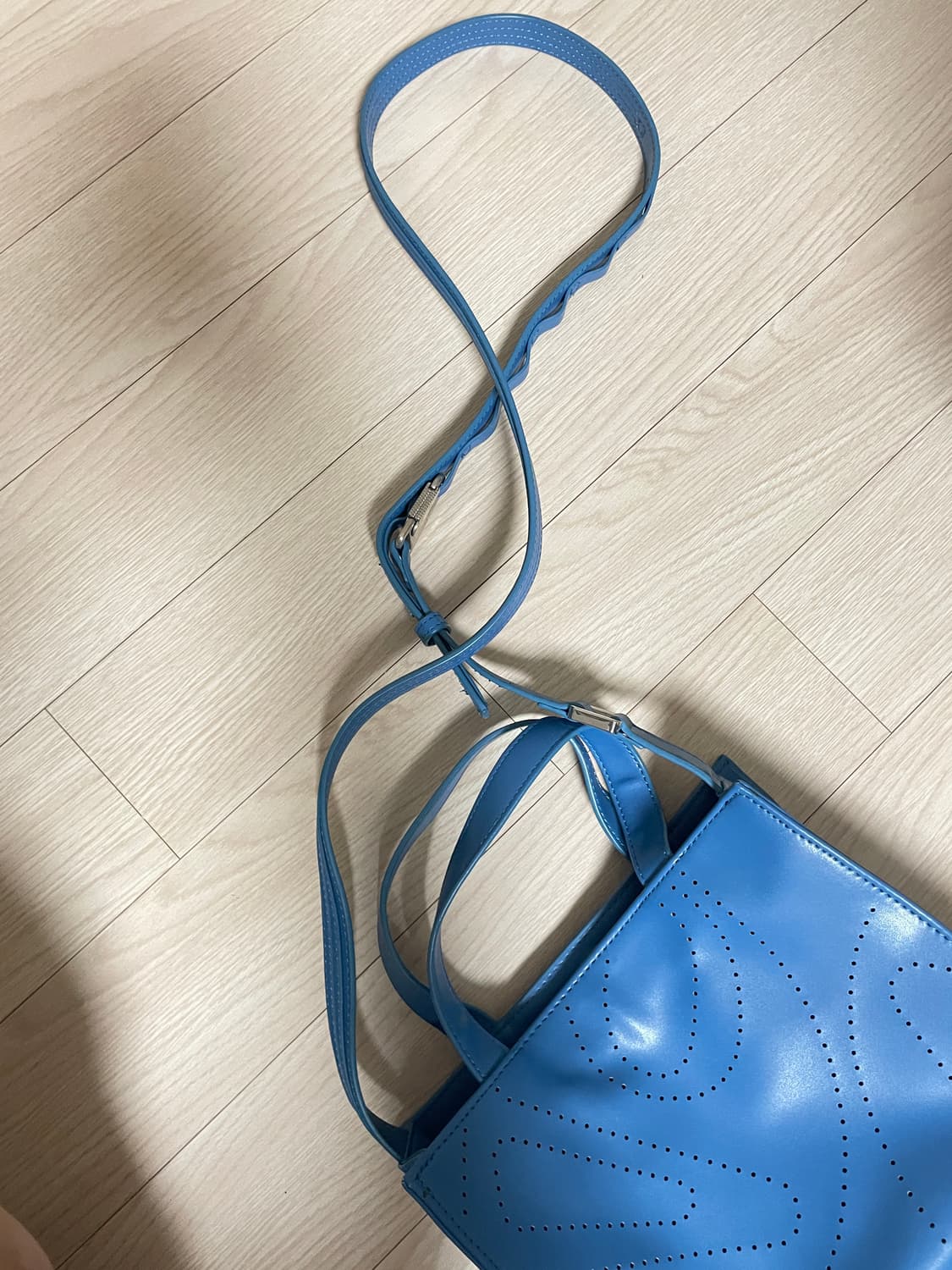 애드오프) 펀칭로고 블루백(스몰백) 상품이미지4