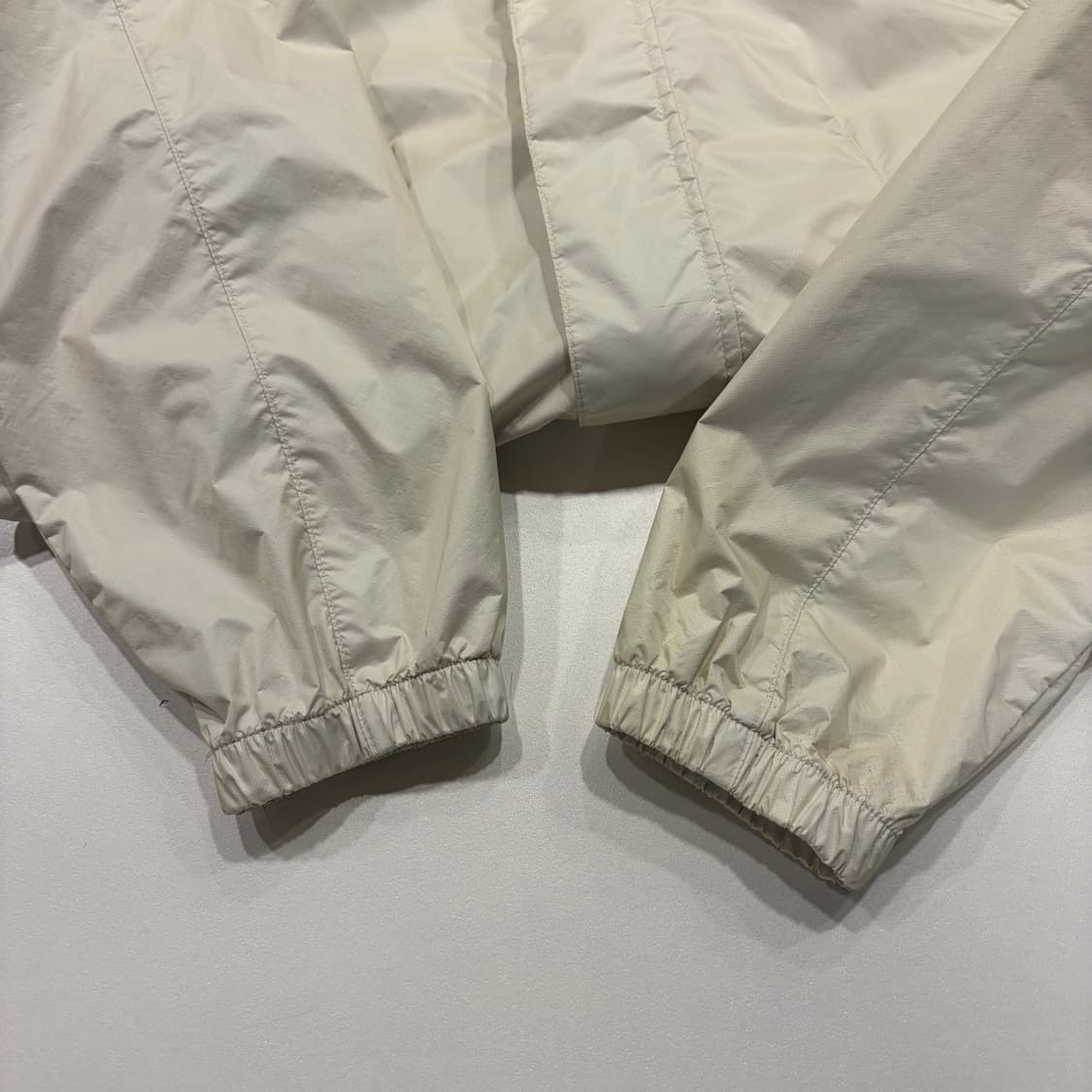[M] 몽벨 우먼 아이보리색 후드 바람막이 자켓 C88 상품이미지8