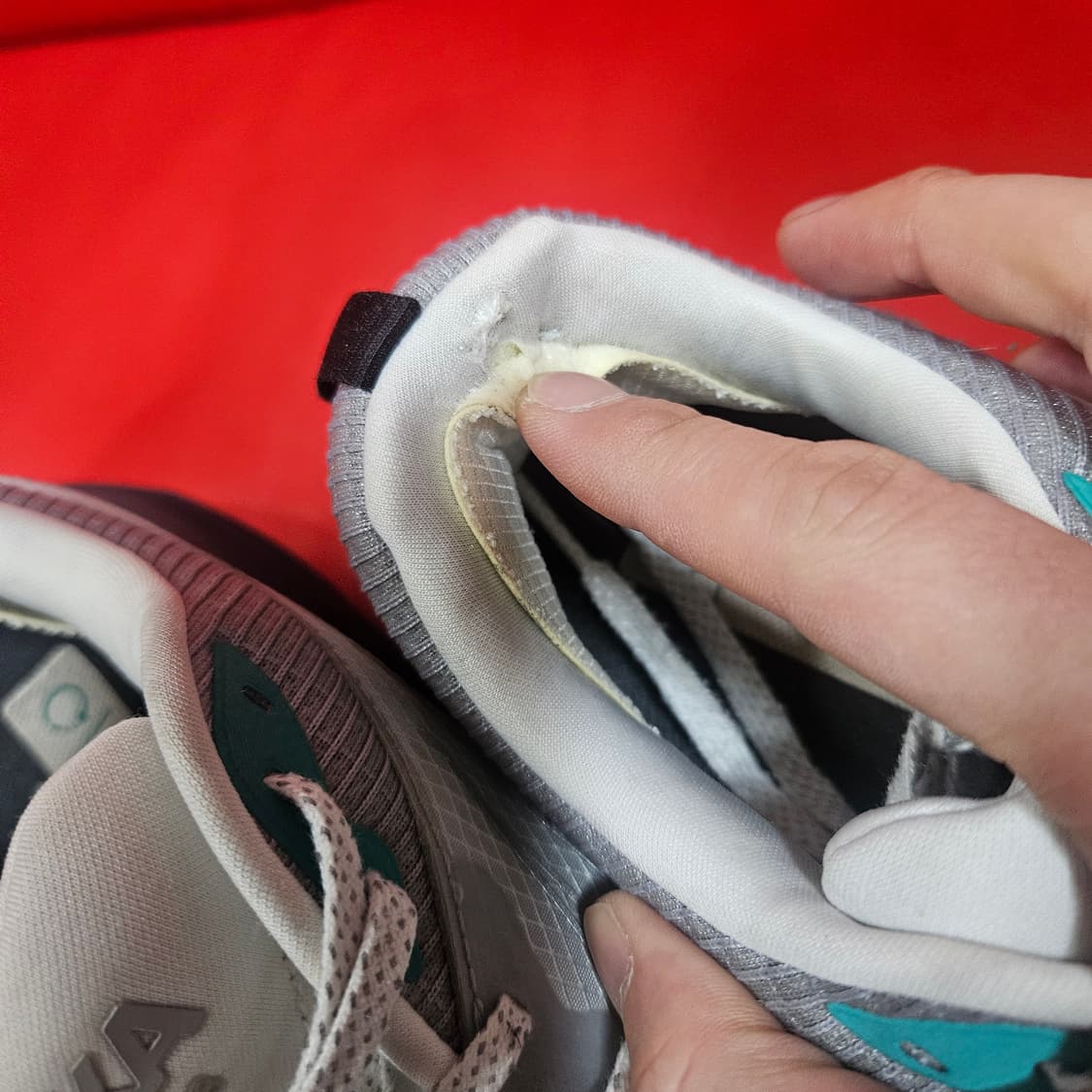 호카(Hoka) 본디 8TS 하버 미스트
255 size 상품이미지7