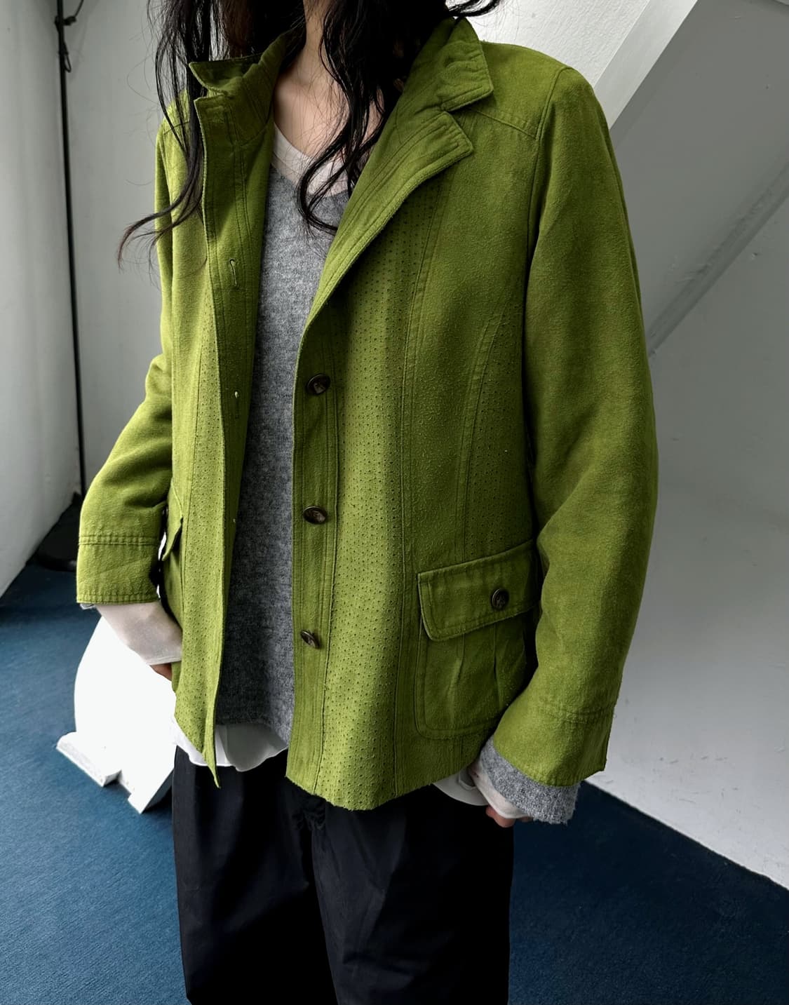 Vegan suede over shoulder blouson 상품이미지9
