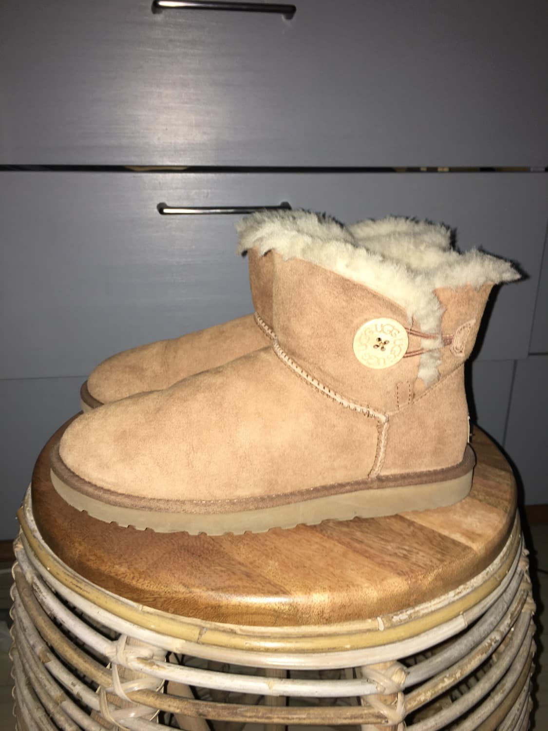 UGG 240 카멜 베일리 단추어그🤎 상품이미지1