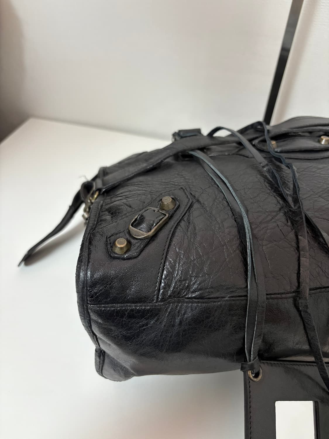 발렌시아가 시티 모터백 블랙 미디움 상품이미지7