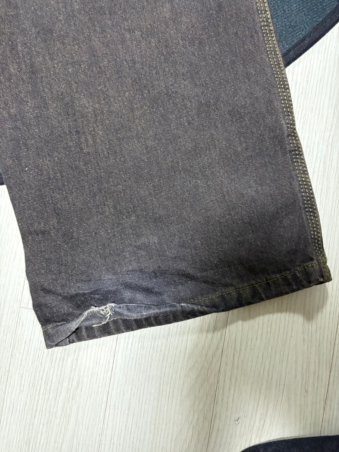 꼼파뇨 사선 절개 카펜터 팬츠 블랙브라운 상품이미지3