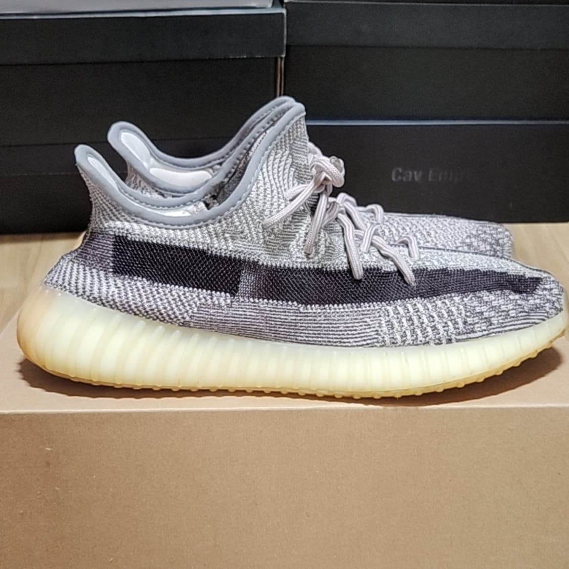 아디다스 이지부스트 275 시온 350V2 상품이미지4