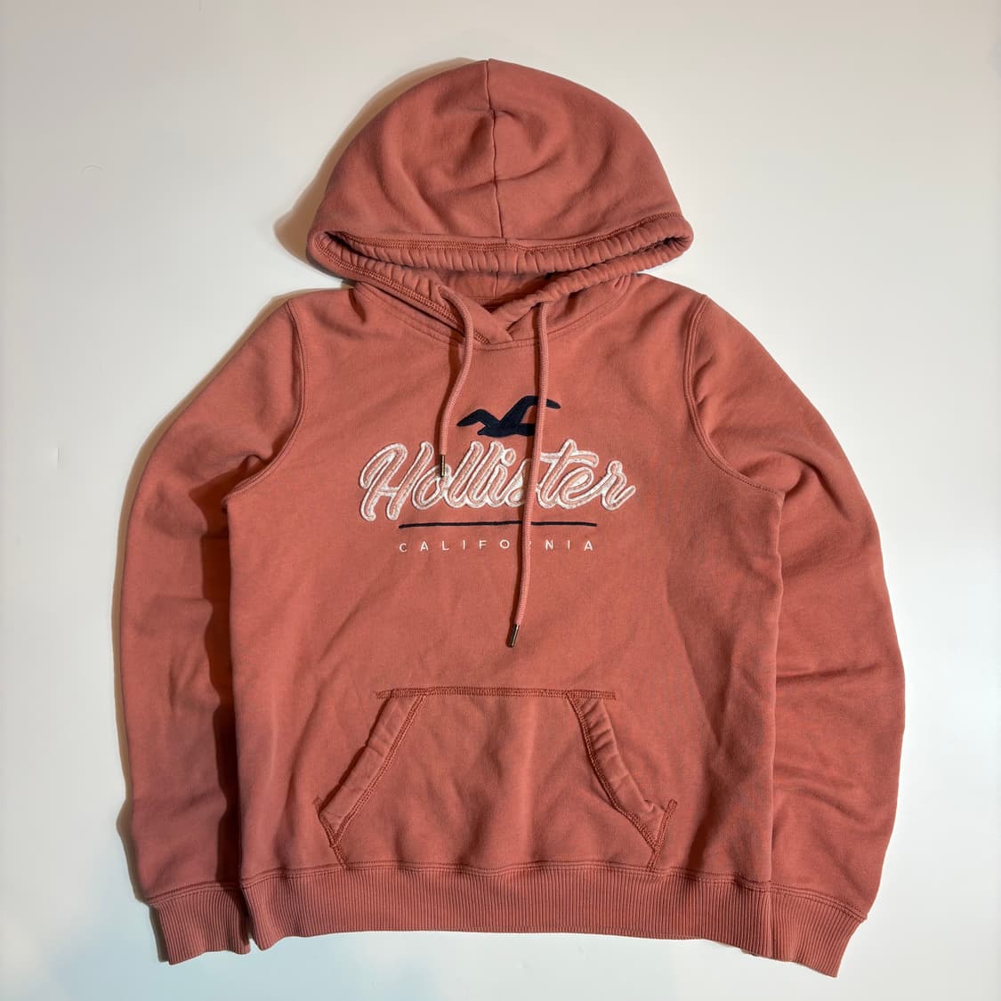 홀리스터 로고 후드티 상품이미지1