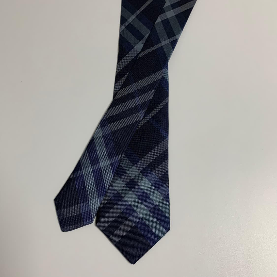 버버리(BURBERRY) 신형라벨 노바체크 명품 슬림넥타이 최상급 상품이미지3